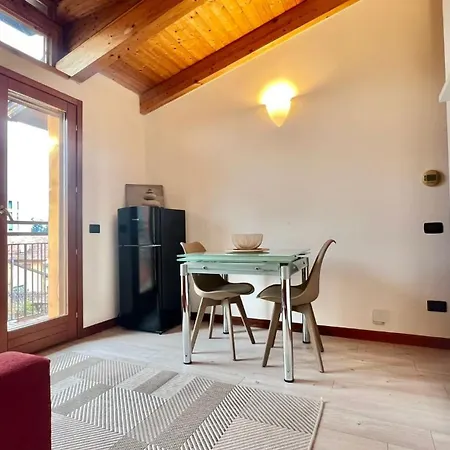 Appartamento Moderno Con Design Caldo E Accogliente, Con Parcheggio Gratuito E Balcone Privato, Vicino A Fiere, Eventi E Concerti Milano
