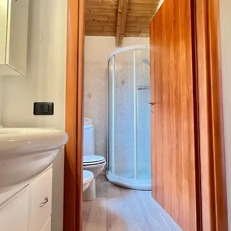 Appartamento Moderno Con Design Caldo E Accogliente, Con Parcheggio Gratuito E Balcone Privato, Vicino A Fiere, Eventi E Concerti Milano