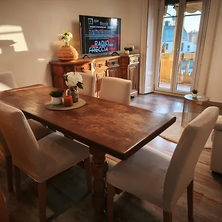 Appartamento Elegant View Flat Adjacent Metro