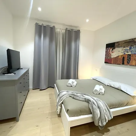 Via Giulio Cesare Procaccini 69 Sub 28 - Sempione Luxury Apartment *