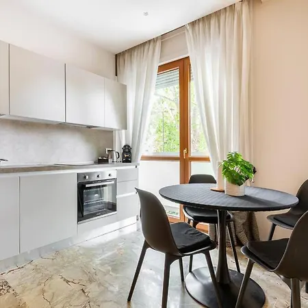 Duomo-centrale Eco Design Close To Subway Apartment Milan