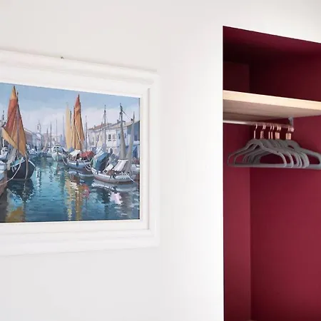 3-bedroom Design House San Babila-tricolore-m4 Apartment