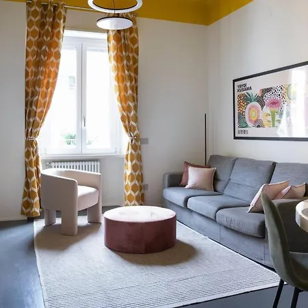 3-bedroom Design House San Babila-tricolore-m4 Apartment Milan