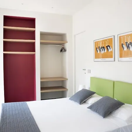 Apartment 3-bedroom Design House San Babila-tricolore-m4