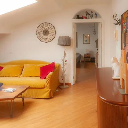 Quite And Lovely Attic - Paolo Sarpi 8 - Location *