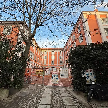 Quite And Lovely Attic - Paolo Sarpi 8 - Location