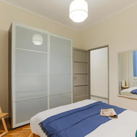 Apartment The Rent - Bright One Bedroom With Balcony In Moscova Mailand