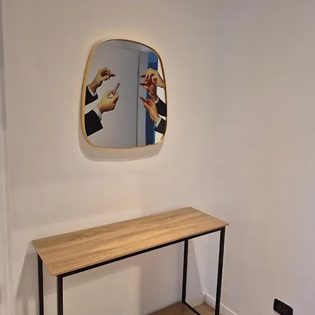 Casa Enea - Luxury House Navigli 아파트