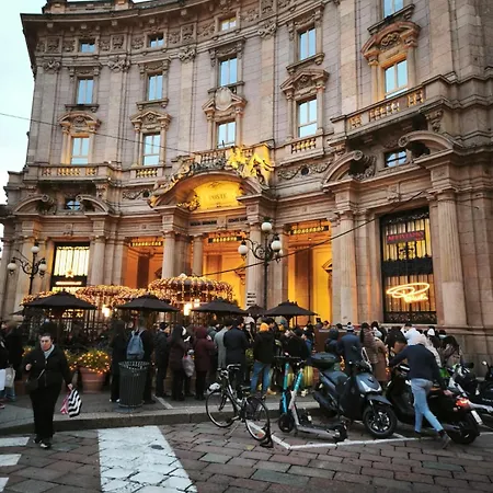 Peony House - 10 Min Duomo Milaan