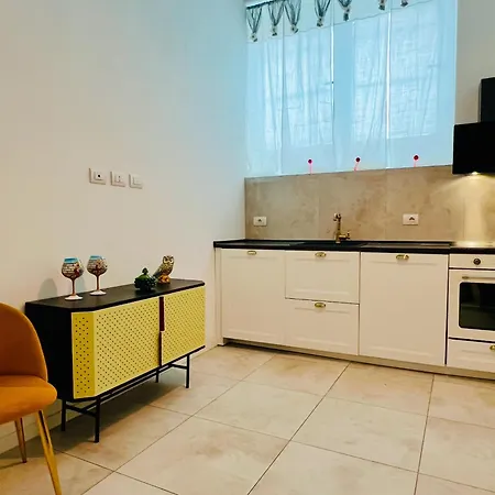 Flats And Modern In Navigli