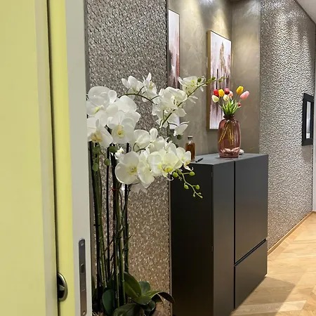Luxury Gold Apartment Milan