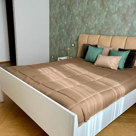 Luxury Gold Apartment *