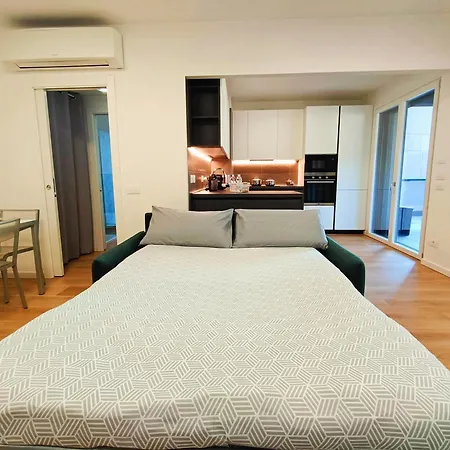 Yr Bicocca - 1 Min Walk To Metro Apartament *
