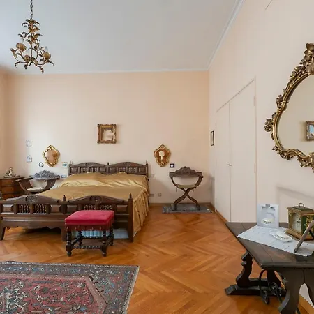 Elegante A Due Passi Dal Centro דירה