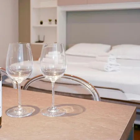 Private Near Duomo - M4 Santa Sofia *