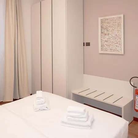 Private Near Duomo - M4 Santa Sofia Apartament Mediolan