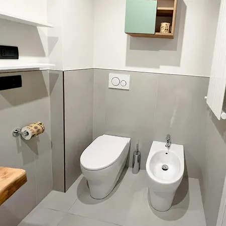 Private Near Duomo - M4 Santa Sofia *