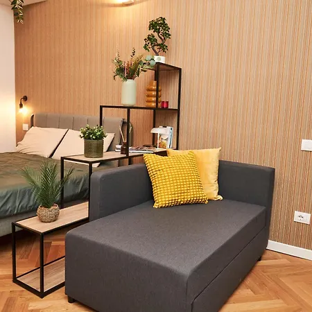 Urban Flats Sanzio 20 - Vicino A Duomo, Stadio E Fiera *