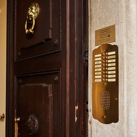 Urban Flats Sanzio 20 - Vicino A Duomo, Stadio E Fiera * Milán