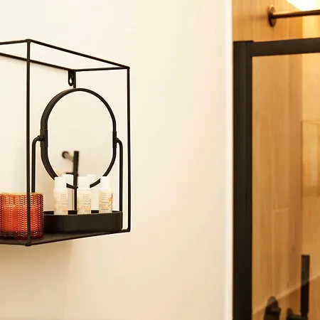 Urban Flats Sanzio 20 - Vicino A Duomo, Stadio E Fiera *