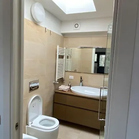 Apartman Penthouse Luce Near Metro-bus-tram *