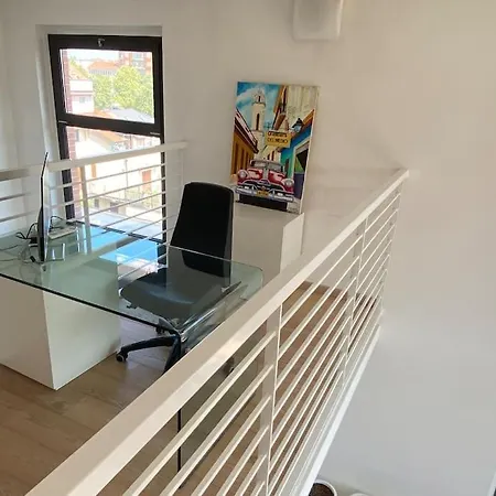 Penthouse Luce Near Metro-bus-tram * Milánó