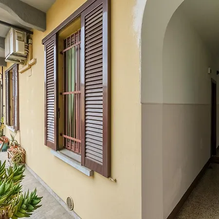 Modern Near Center Apartment *