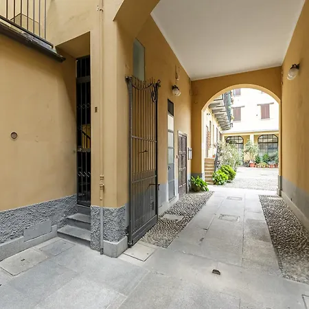 Modern Near Center Διαμέρισμα