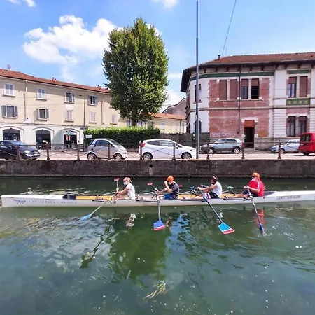 Modern Canal-side Loft With Private Garden * Milan