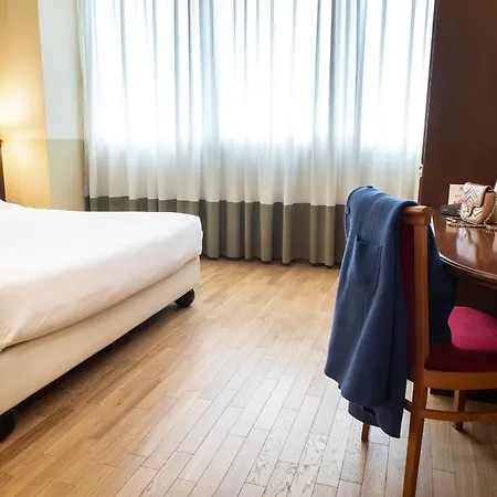 Hotel Alga Mediolan