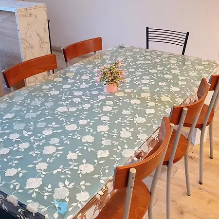 Spacious & Lovely - 4 Queen Bed דירה מילאנו