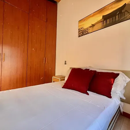 Moderno Con Design Caldo E Accogliente, Con Parcheggio Gratuito E Balcone Privato, Vicino A Fiere, Eventi E Concerti *