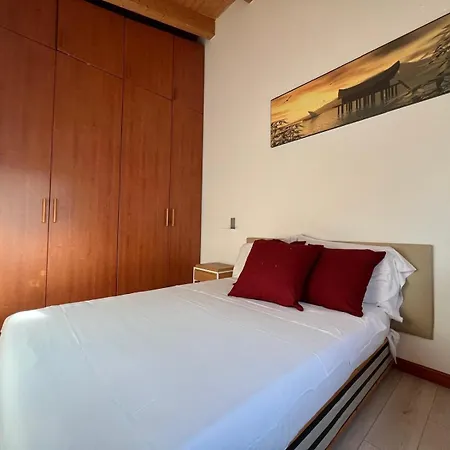 Appartamento Moderno Con Design Caldo E Accogliente, Con Parcheggio Gratuito E Balcone Privato, Vicino A Fiere, Eventi E Concerti *