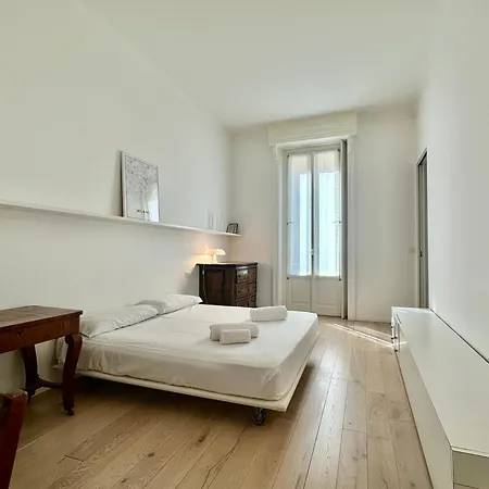 The White House In Apartment *