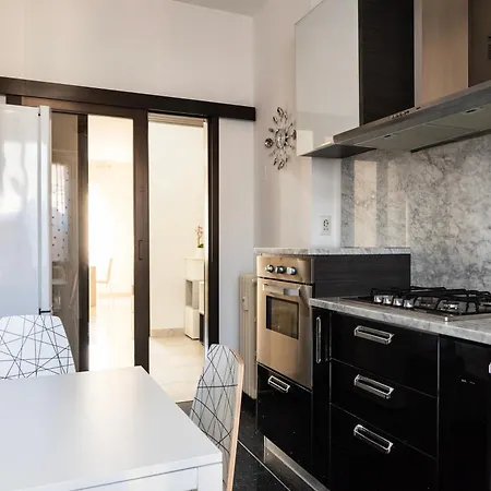 Youhosty - Populonia 10