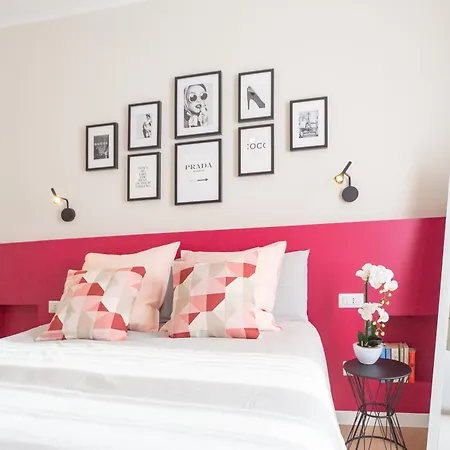 Just Urban Stays - Romantic Navigli Apartment * Milan
