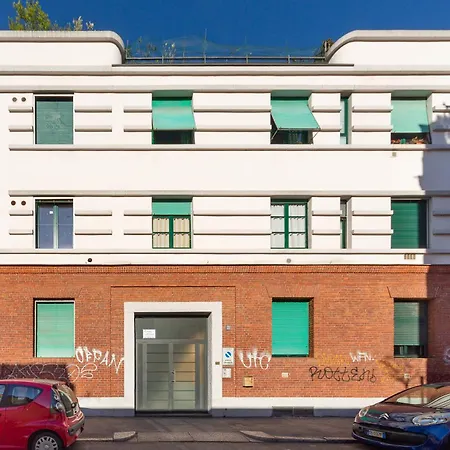 Just Urban Stays - Romantic Navigli Apartment