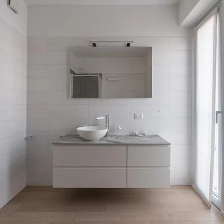 Parmenide Apartment