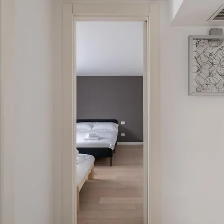 Parmenide Apartment