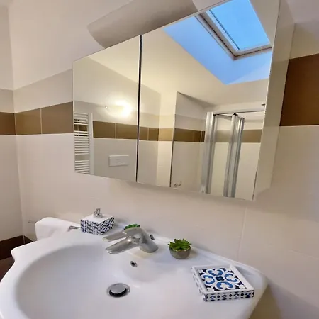 Apartman Chic Apt Near Piazza Duomo, Milan