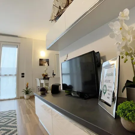 Chic Apt Near Piazza Duomo, Milan Apartamento *