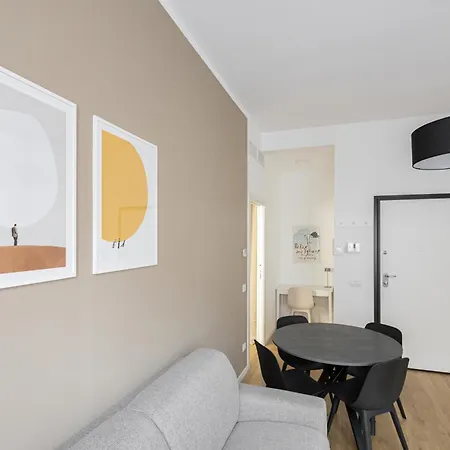 Bilocale Di Design In Zona Chinatown - Sempione Apartman