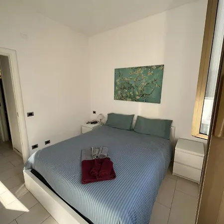 Entire House - Cute And Modern Flat, Very Well Connected To The Center Milan