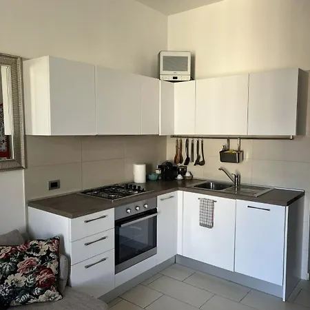 Entire House - Cute And Modern Flat, Very Well Connected To The Center *