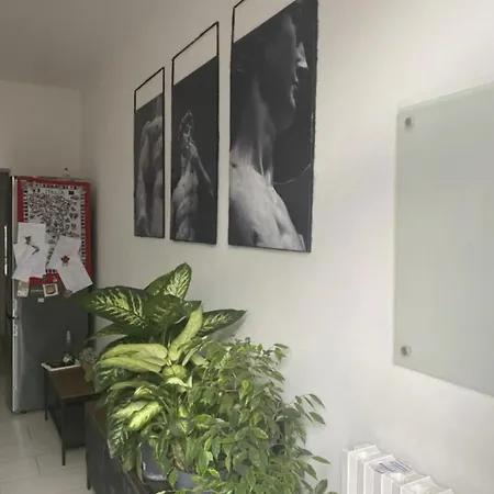 Entire House - Cute And Modern Flat, Very Well Connected To The Center Milan
