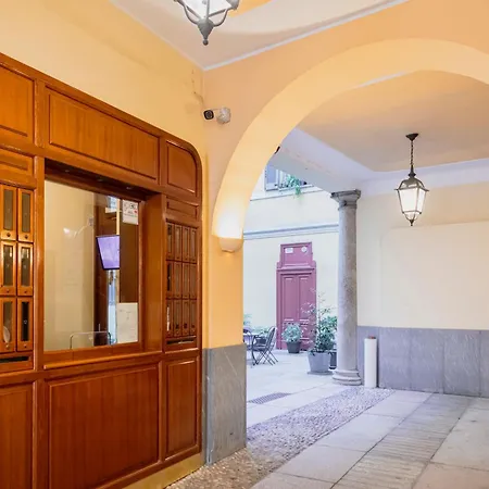 Amazing In San Babila דירה מילאנו