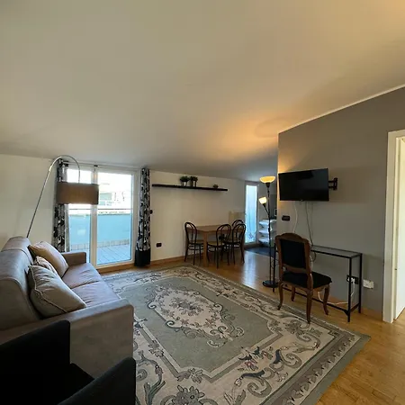 - Attico Con Doppia Terrazza Apartmán *