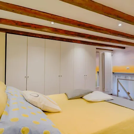 Navigli-m2 - With Work Space * Milánó