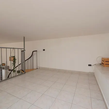 I Host - Breno 1 * Милан