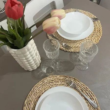 La Regina Delle Locazioni Appena Fuori Dalla Metro Porta Romana Apartamento *